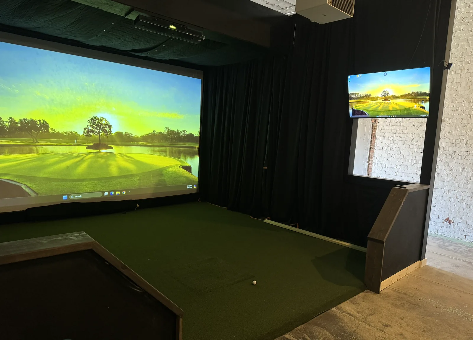 The bay, screen and turf